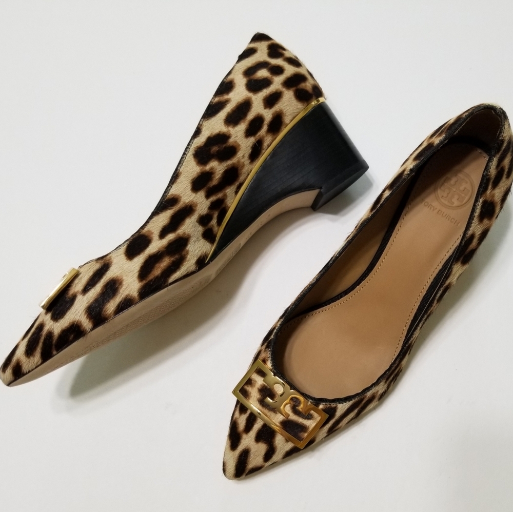 NWOB Tory Burch Gigi Calf-Hair Leopard Wedge Pumps Size 9 $348 - Picture 10 of 16